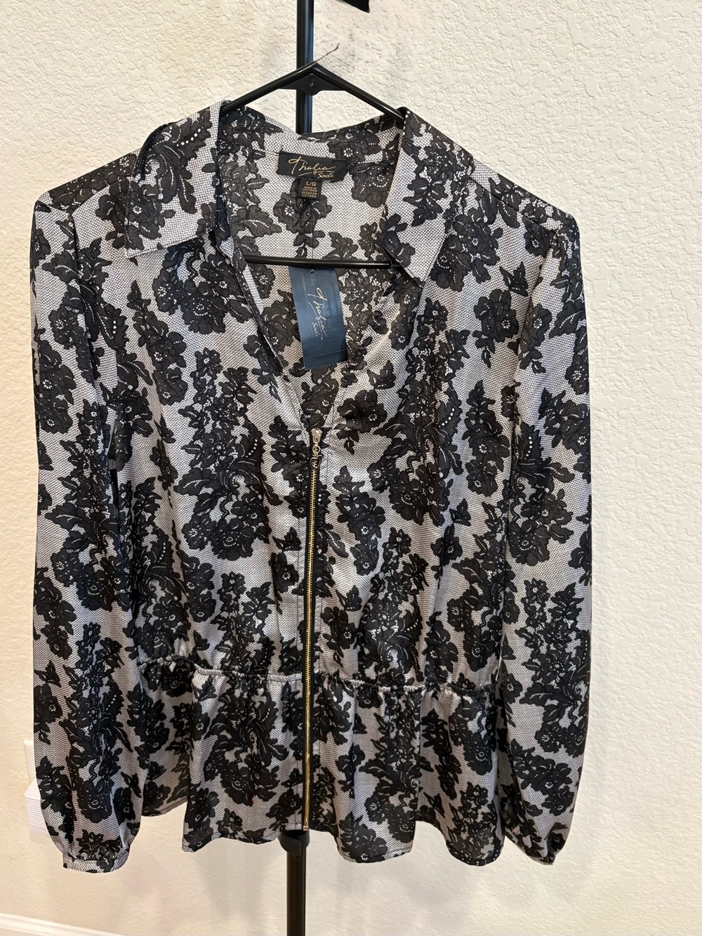 Thalia Sodi Black and Grey Floral Zip-Front Blouse